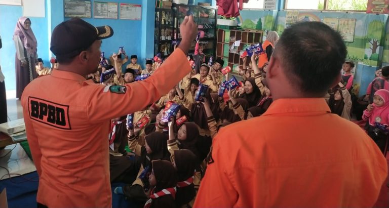 Semarak HKB 2025, BPBD Magetan Gelar Simulasi Bencana di Dua Sekolah